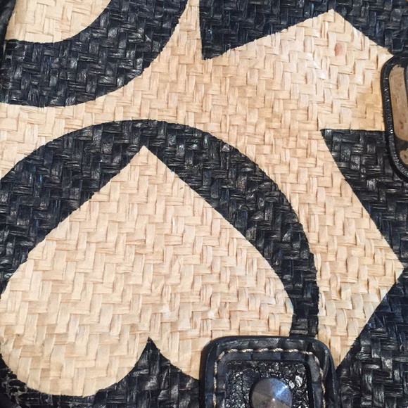 XOXO Black & Beige woven small purse NEW - Picture 3 of 7